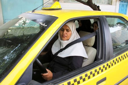 راننده تاکسی زن در اردبیل